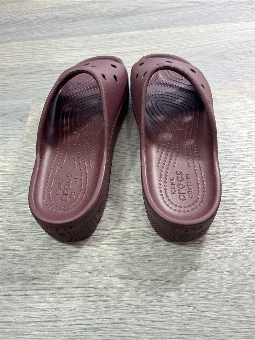 CROCS Burgundy Classic Platform Slide Sandals - size W6 - Picture 4 of 9